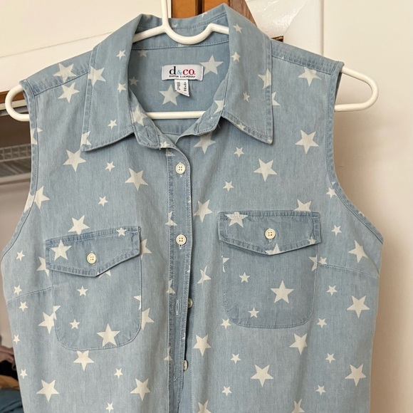 Denim and Compant Blue Star Print chambray Sleeveless Shirt - Picture 1 of 4